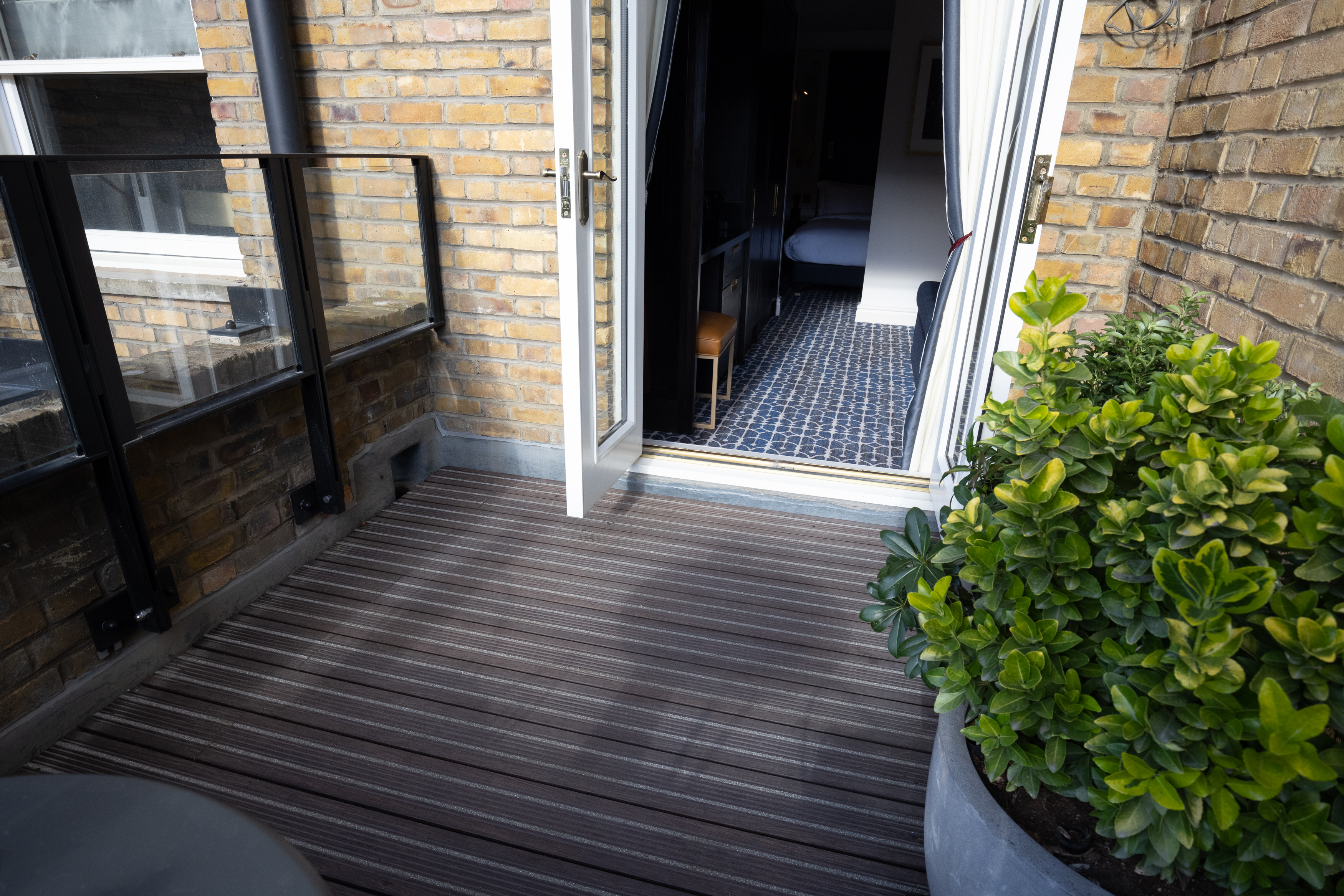 Luxury London Guest Suites Use Gripsure Non-Slip Decking